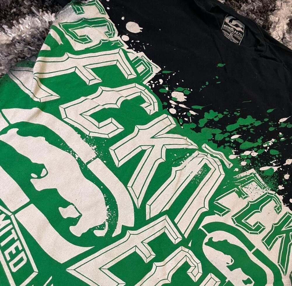 SOLD Vintage Y2K Ecko Unltd. Black and Green Wraparound Rhino Graphic T-Shirt XL - Picture 2 of 4